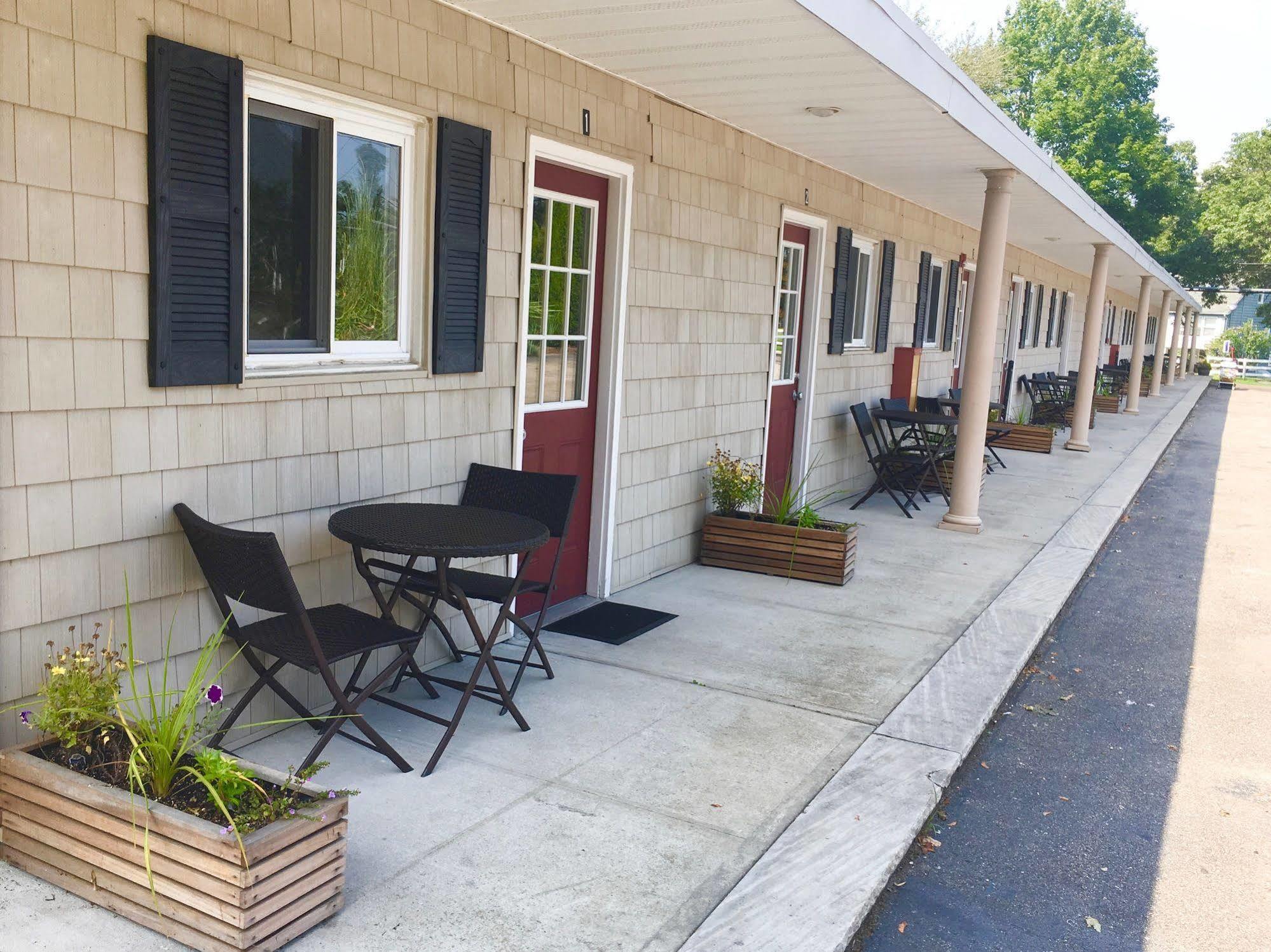 Shorewood Inn Jamesport Exteriör bild