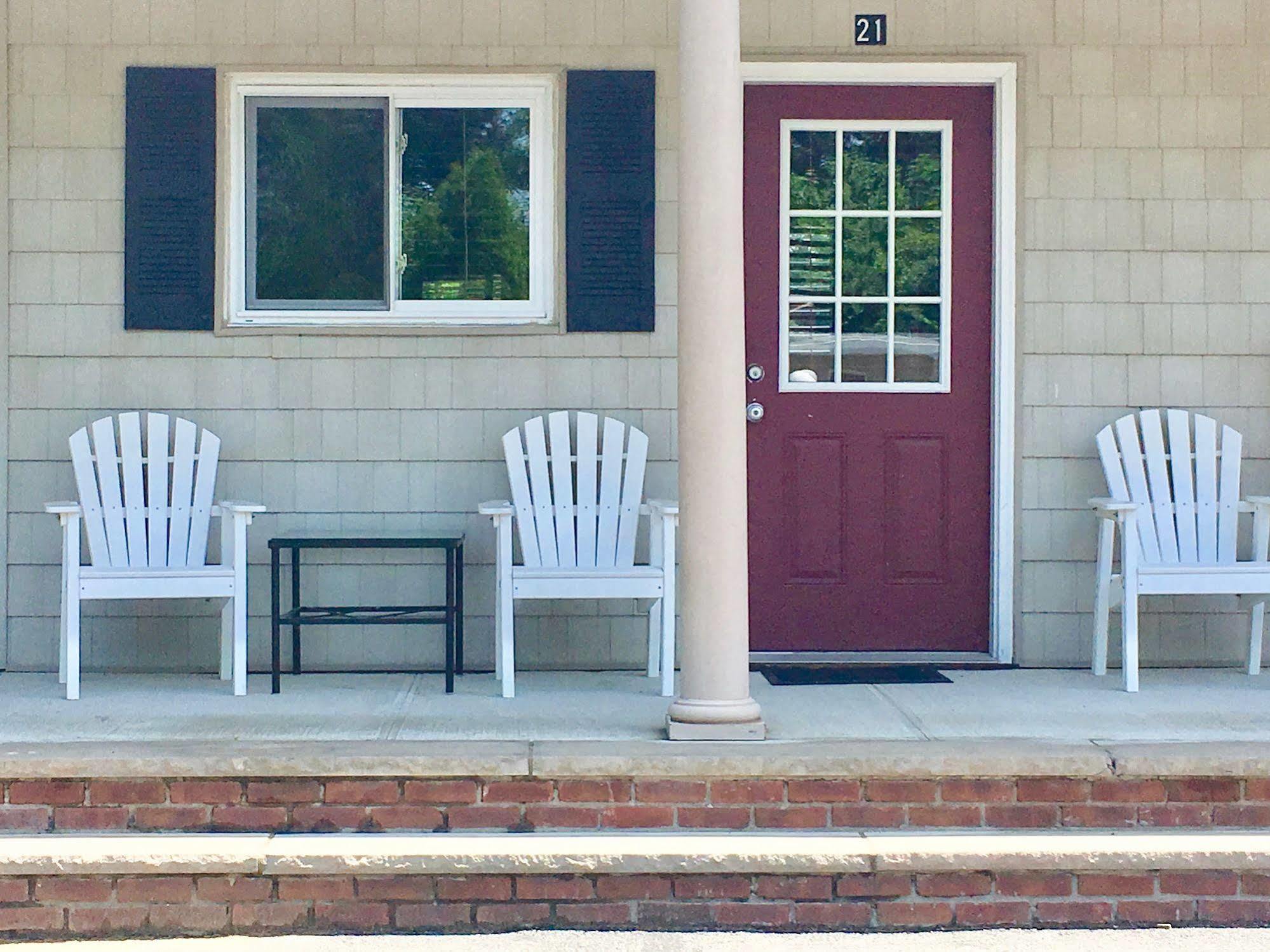 Shorewood Inn Jamesport Exteriör bild