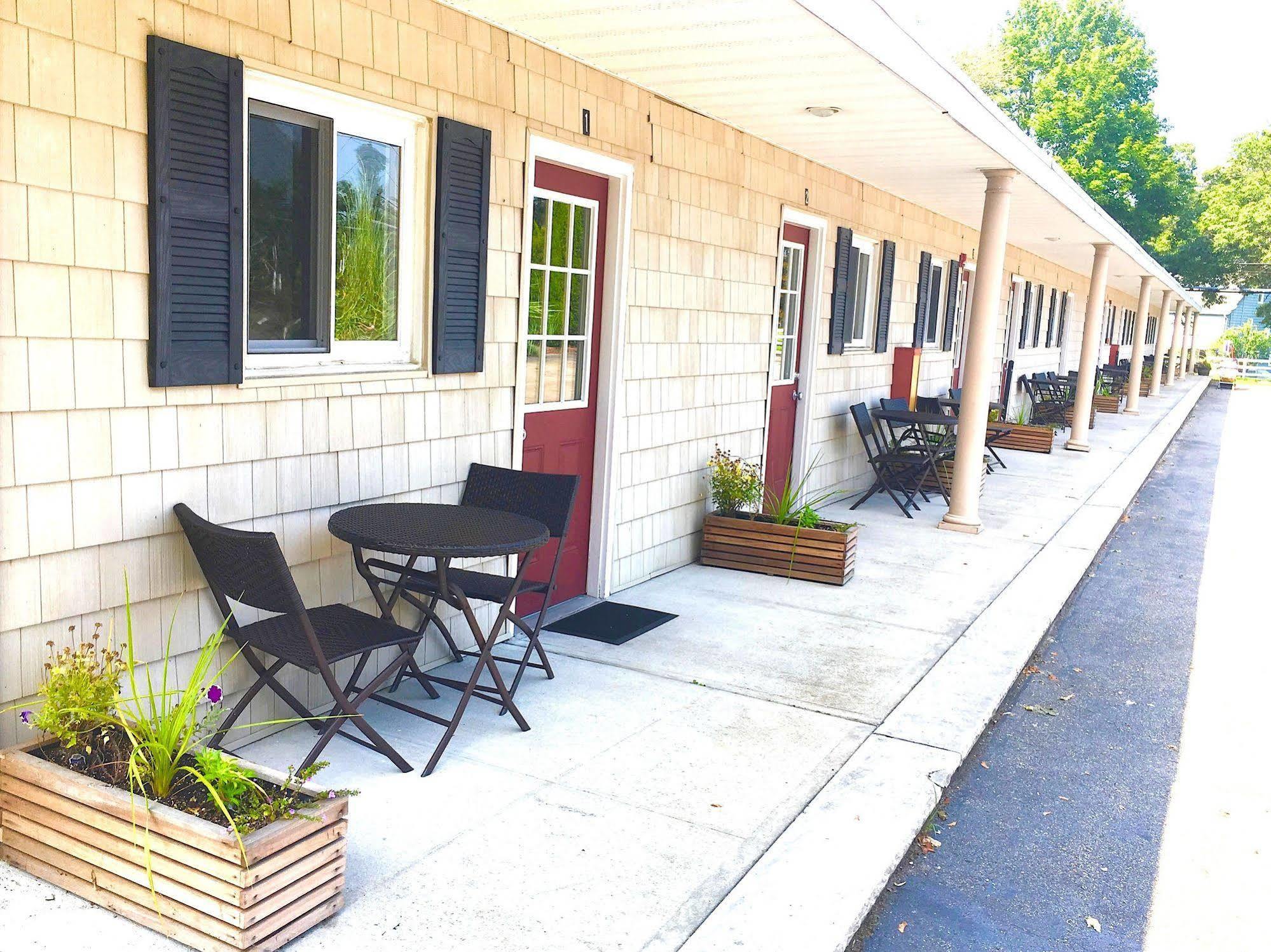Shorewood Inn Jamesport Exteriör bild